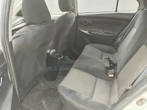 Toyota Yaris SE Hatchback 5dr 2014 Blue