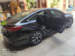 Hyundai Elantra 2022 Black