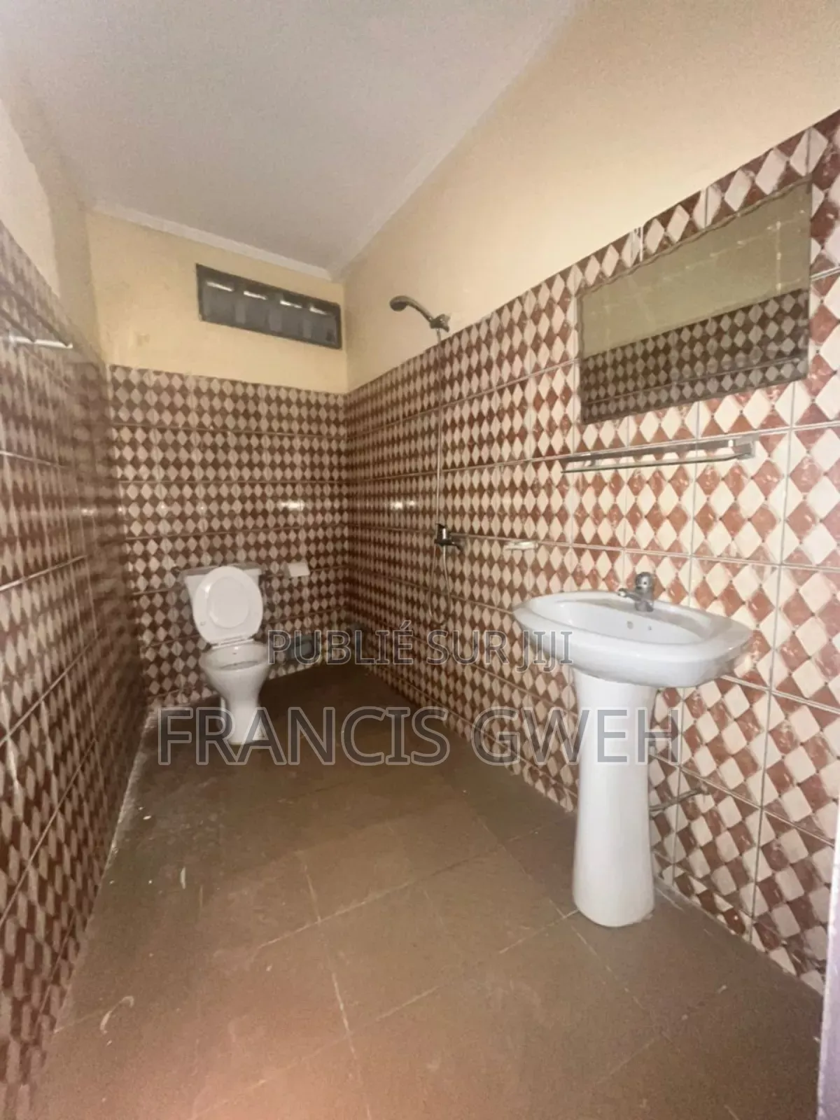 2chbre Appartement dans Francis Gweh, Cocody à Louer