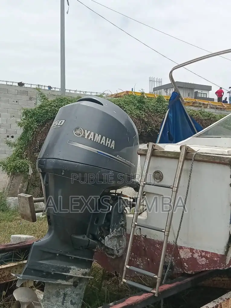 En Vente Bateau Coque Avec Moteur 150cv Yamaha