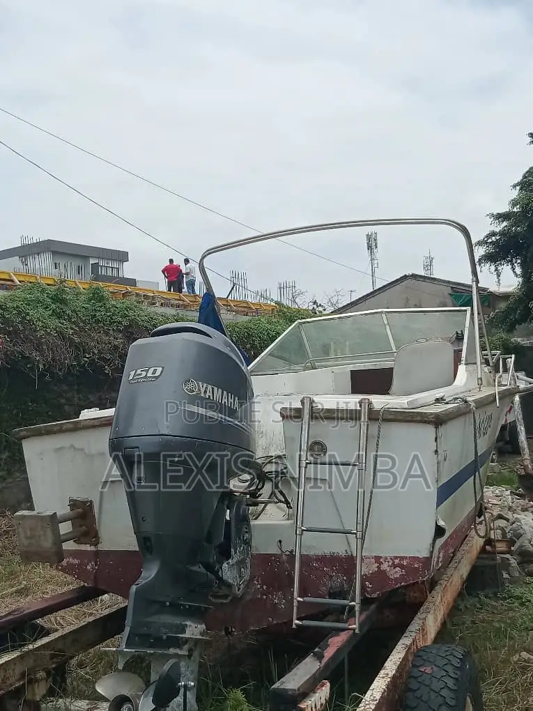 En Vente Bateau Coque Avec Moteur 150cv Yamaha