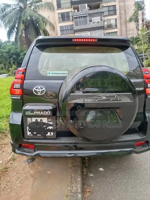 Toyota Land Cruiser Prado 2024 Black