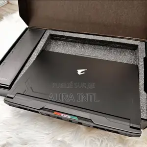 Nouveau Gigabyte AORUS 17X 64GB Intel Core i9 SSD 2T