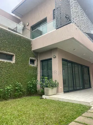 6chbre Appartement dans Building House, Cocody à Louer