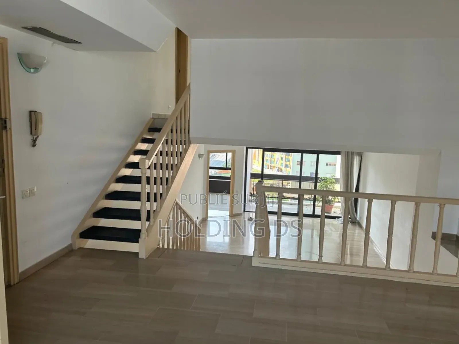 Furnished 2chbre Appartement dans Location Immobilière, Le Plateau