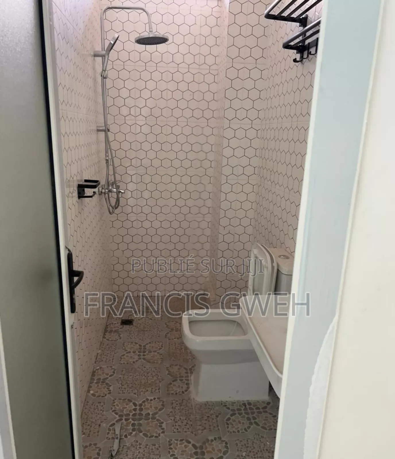 2chbre Appartement dans Francis Gweh, Cocody à Louer