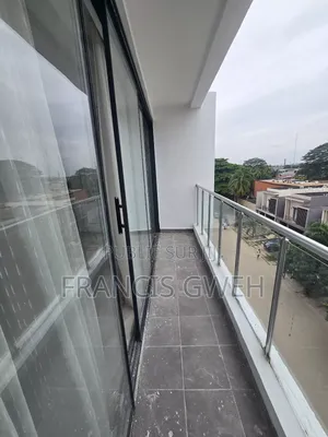 3chbre Appartement dans Francis Gweh, Cocody à Louer