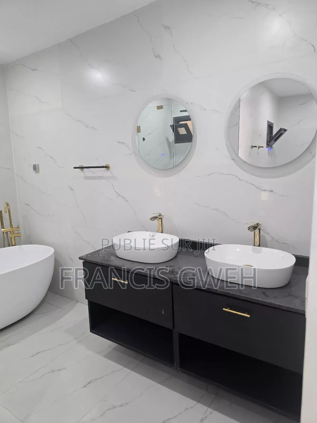 3chbre Appartement dans Francis Gweh, Cocody à Louer