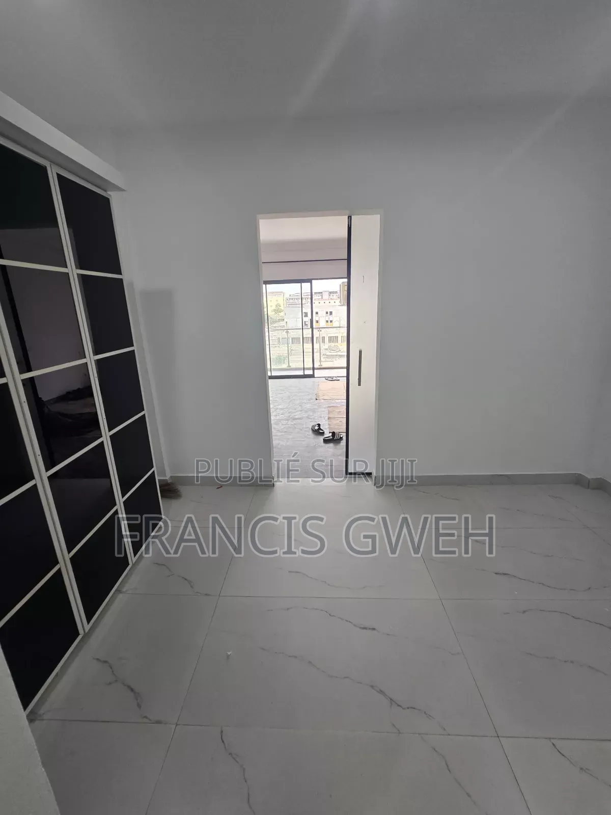 3chbre Appartement dans Francis Gweh, Cocody à Louer