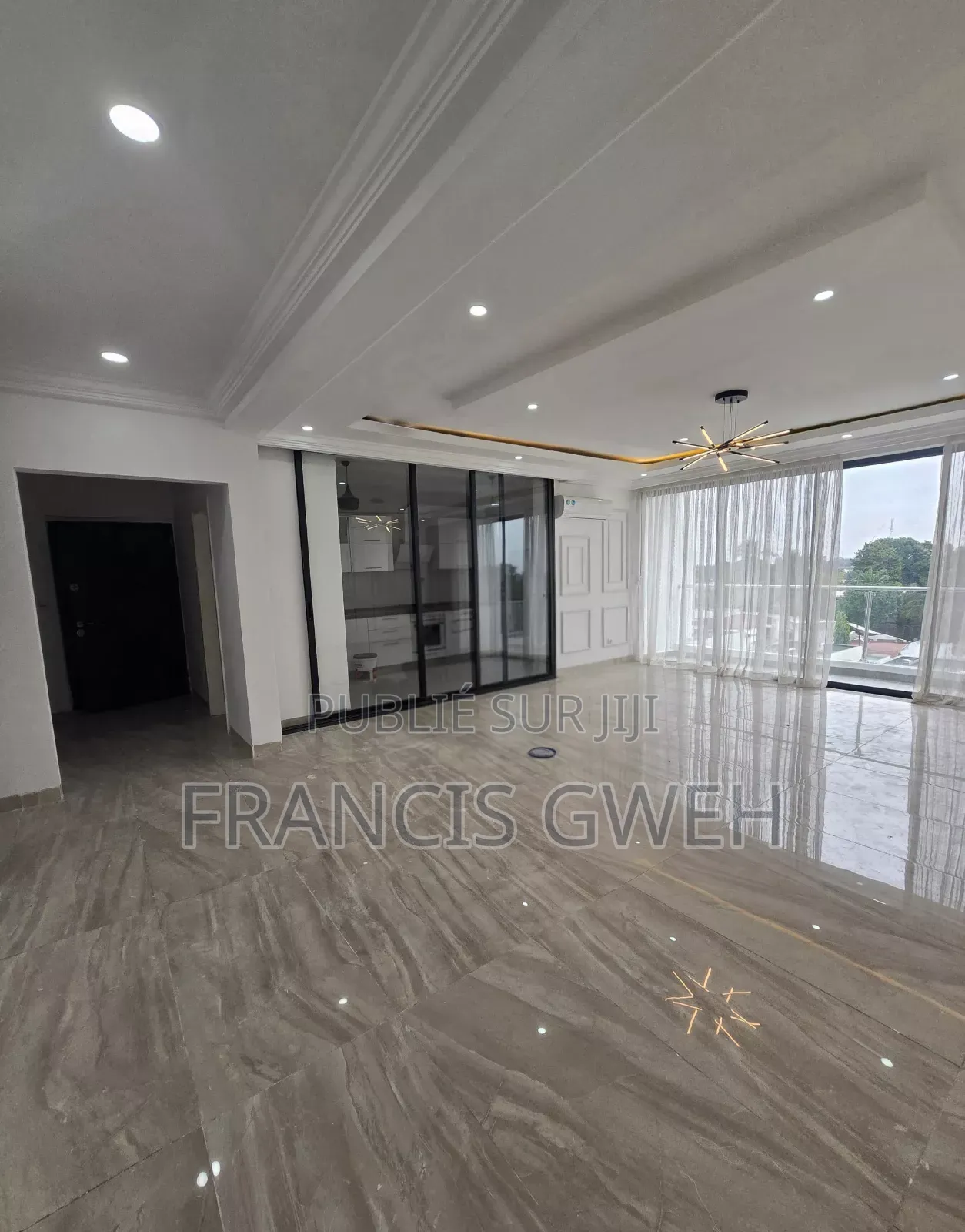 3chbre Appartement dans Francis Gweh, Cocody à Louer