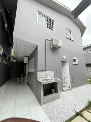 5chbre Villa dans Francis Gweh, Cocody à Louer