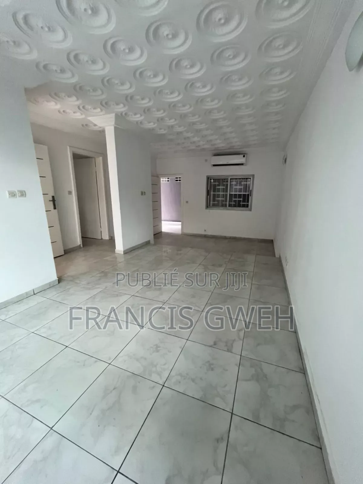 5chbre Villa dans Francis Gweh, Cocody à Louer