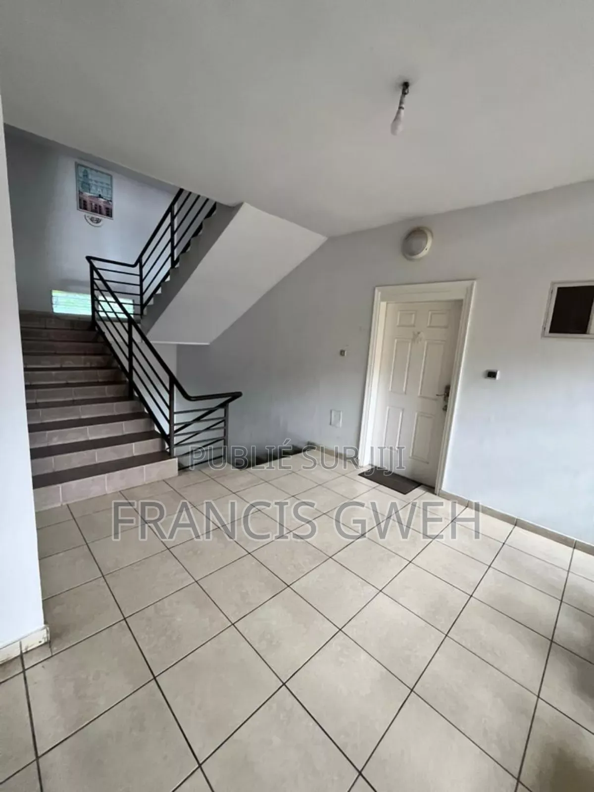 Furnished 2chbre Appartement dans Francis Gweh, Cocody à Louer