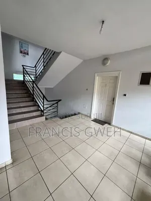 Furnished 2chbre Appartement dans Francis Gweh, Cocody à Louer