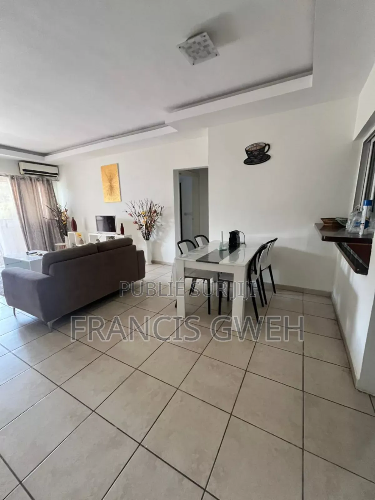 Furnished 2chbre Appartement dans Francis Gweh, Cocody à Louer