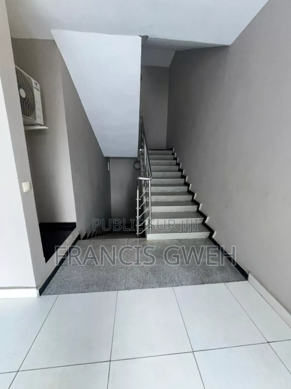 2chbre Appartement dans Francis Gweh, Cocody à Louer