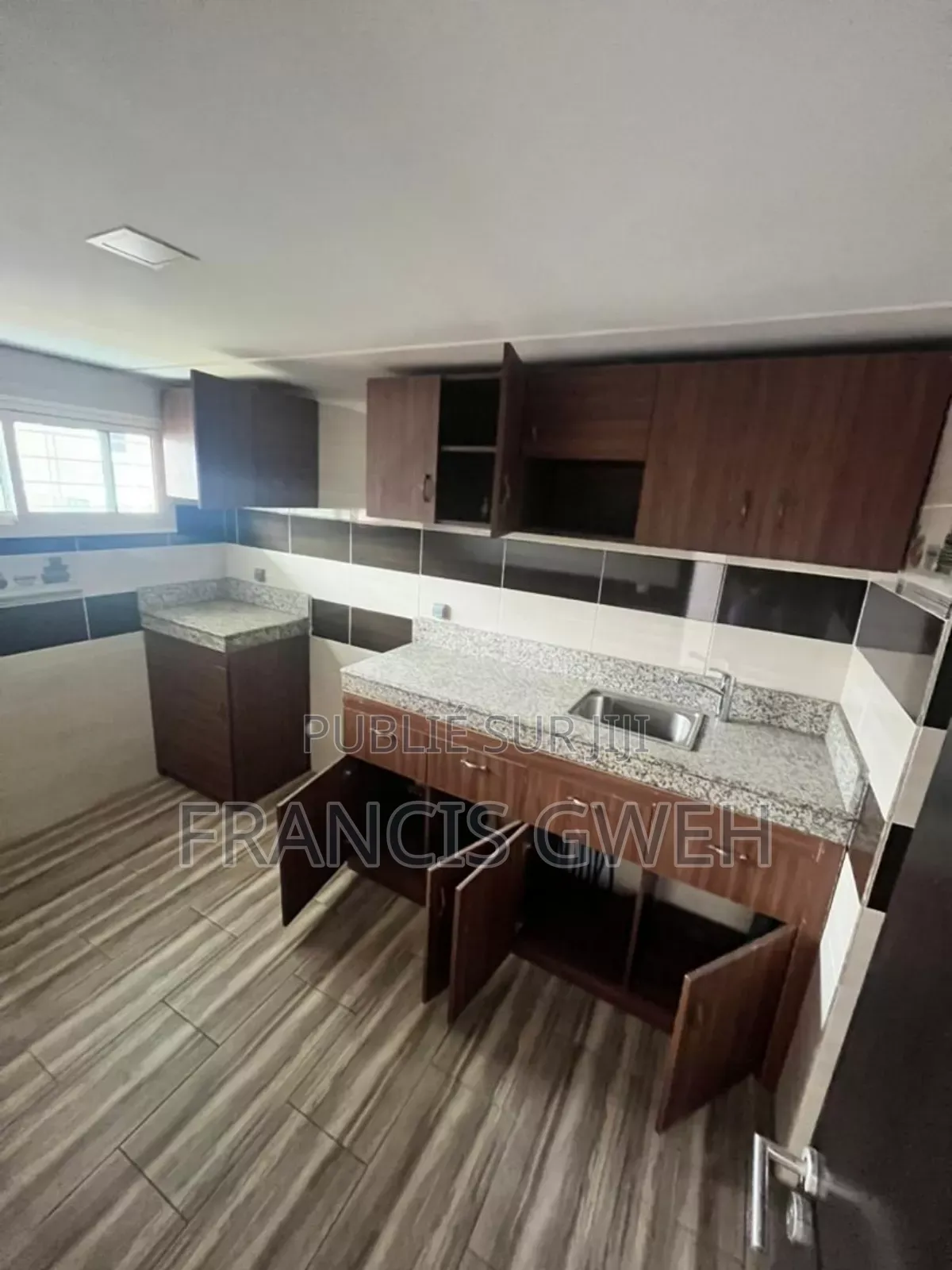 2chbre Appartement dans Francis Gweh, Cocody à Louer