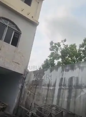 20chbre Villa dans Building House, Deux Plateaux à Louer