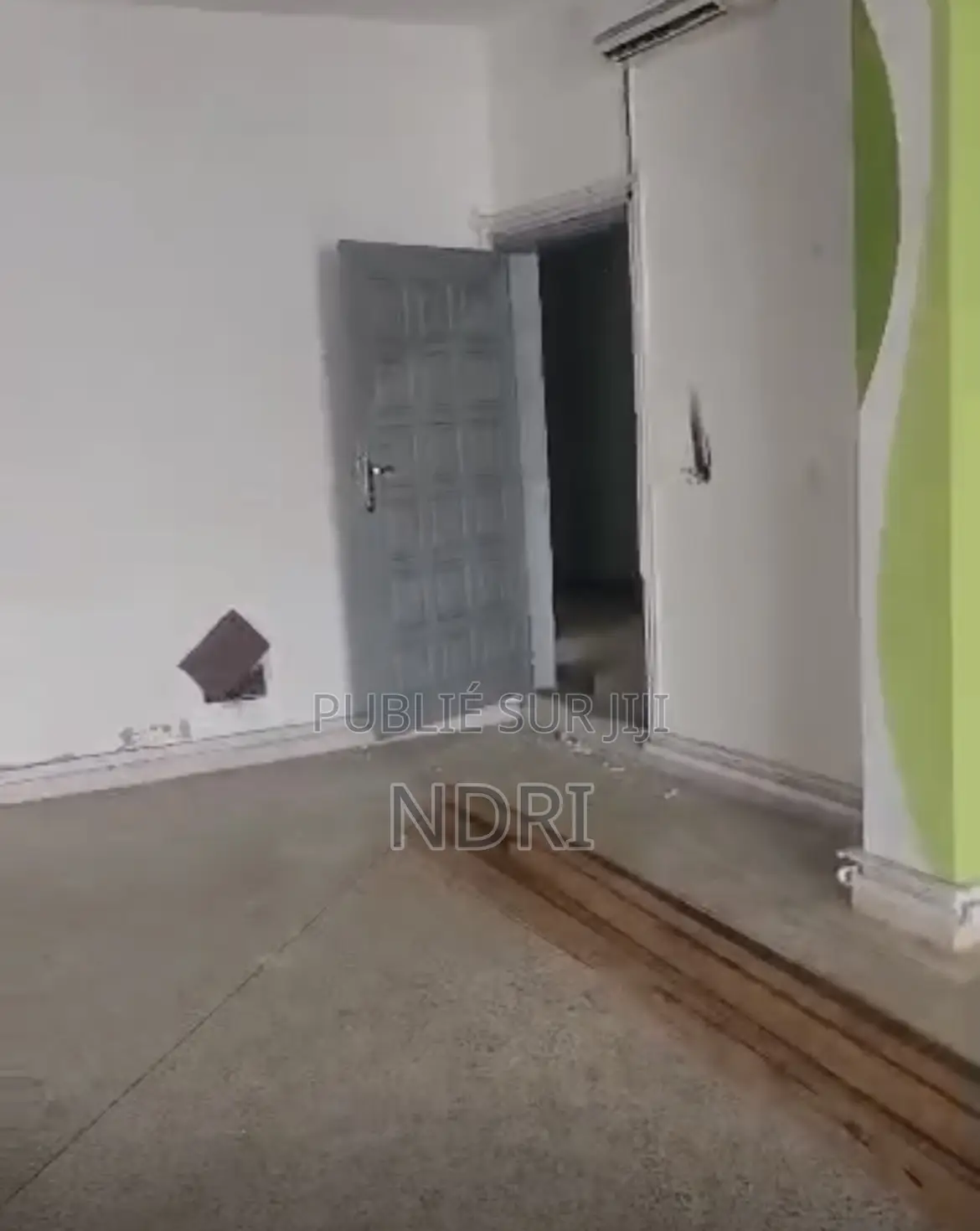 20chbre Villa dans Building House, Deux Plateaux à Louer