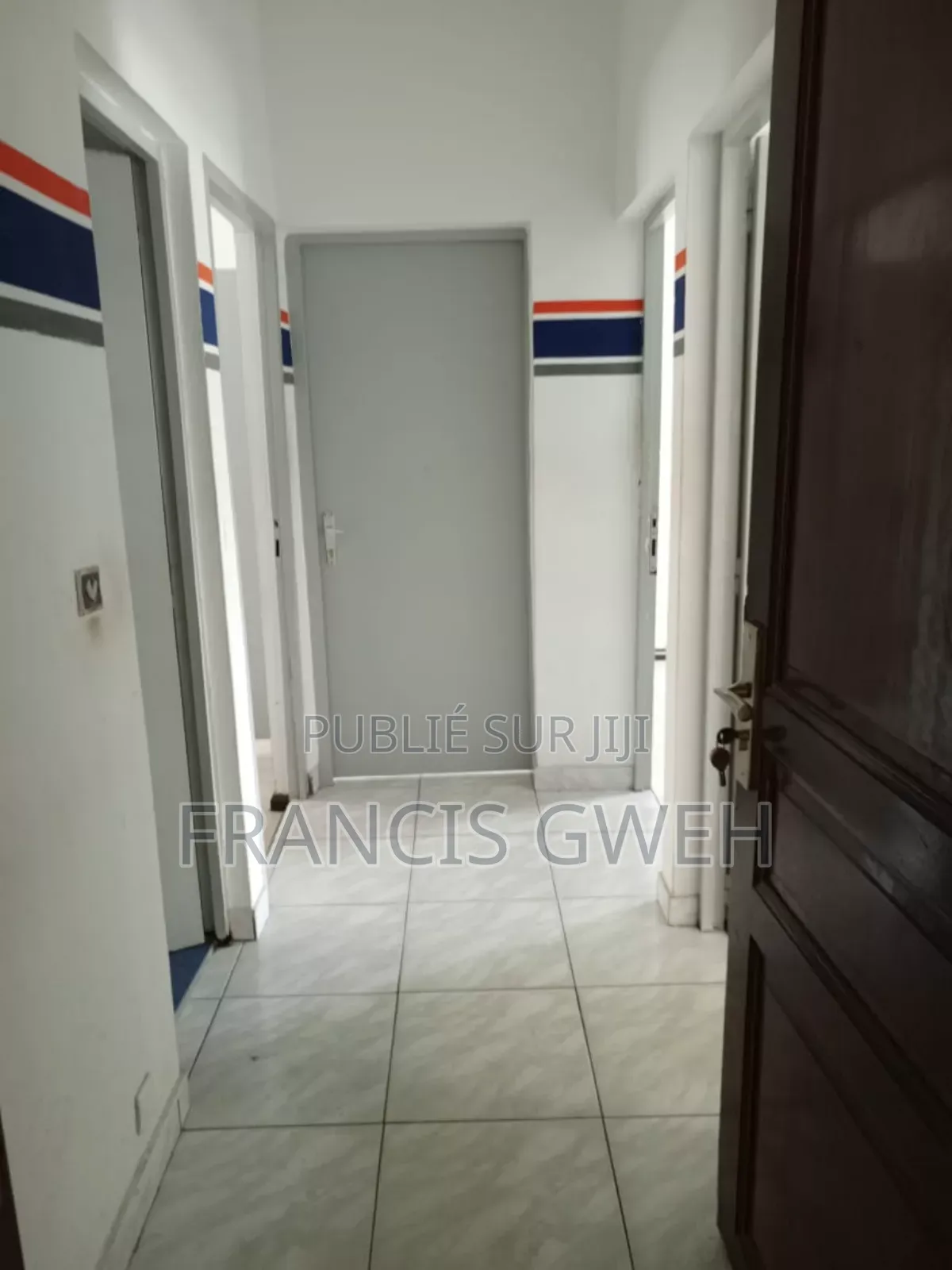 4chbre Villa dans Francis Gweh, Cocody à Louer