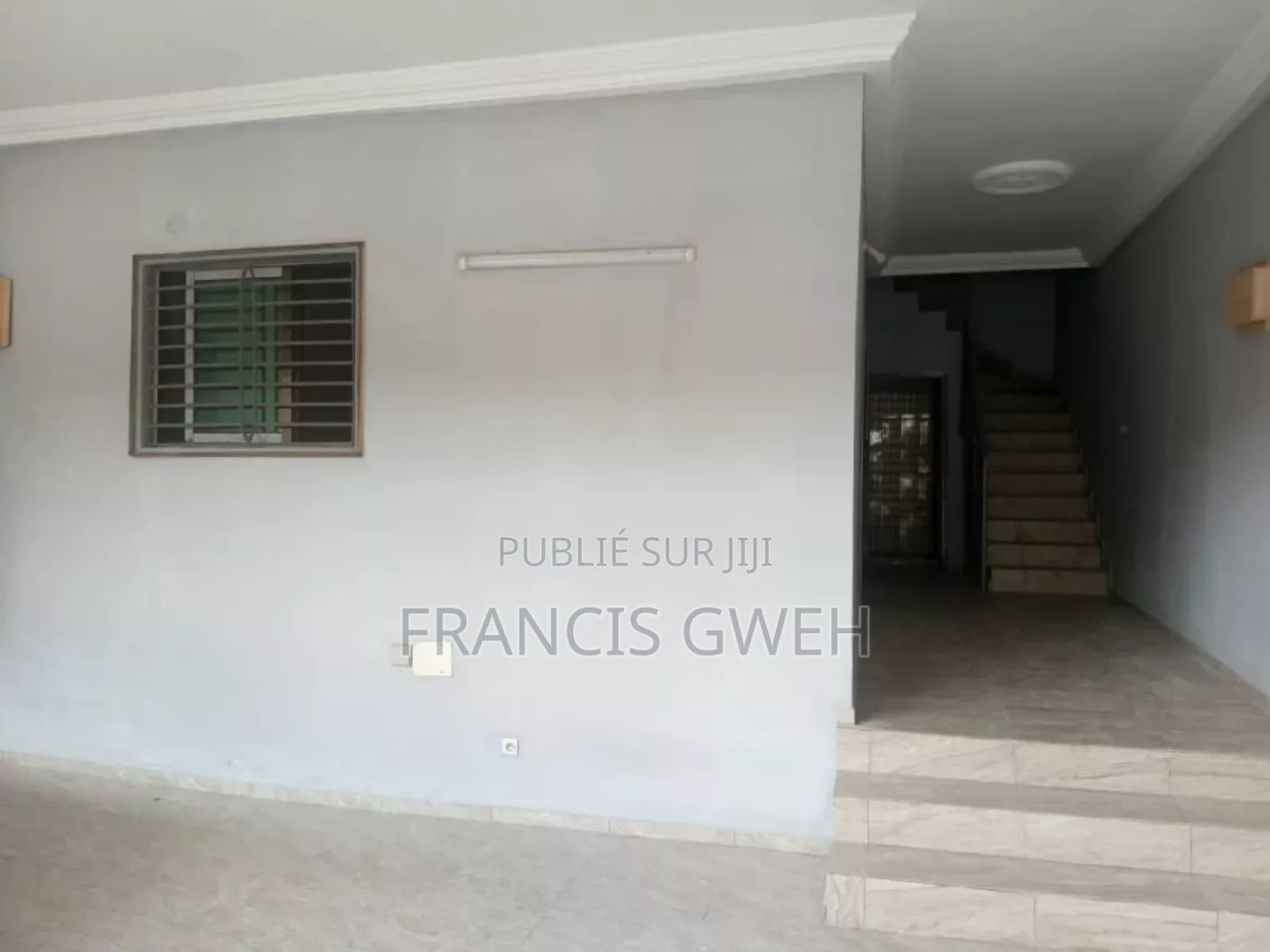 2chbre Duplex dans Francis Gweh, Cocody à Louer