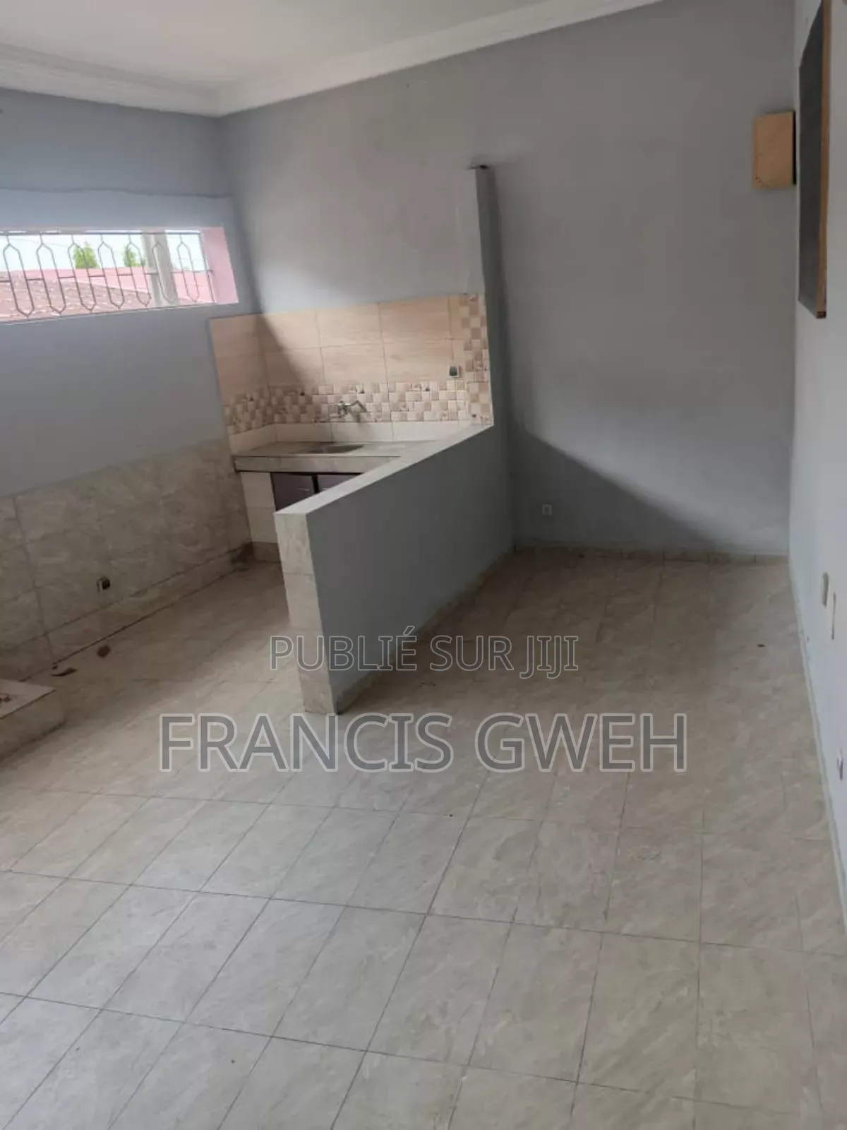 2chbre Duplex dans Francis Gweh, Cocody à Louer