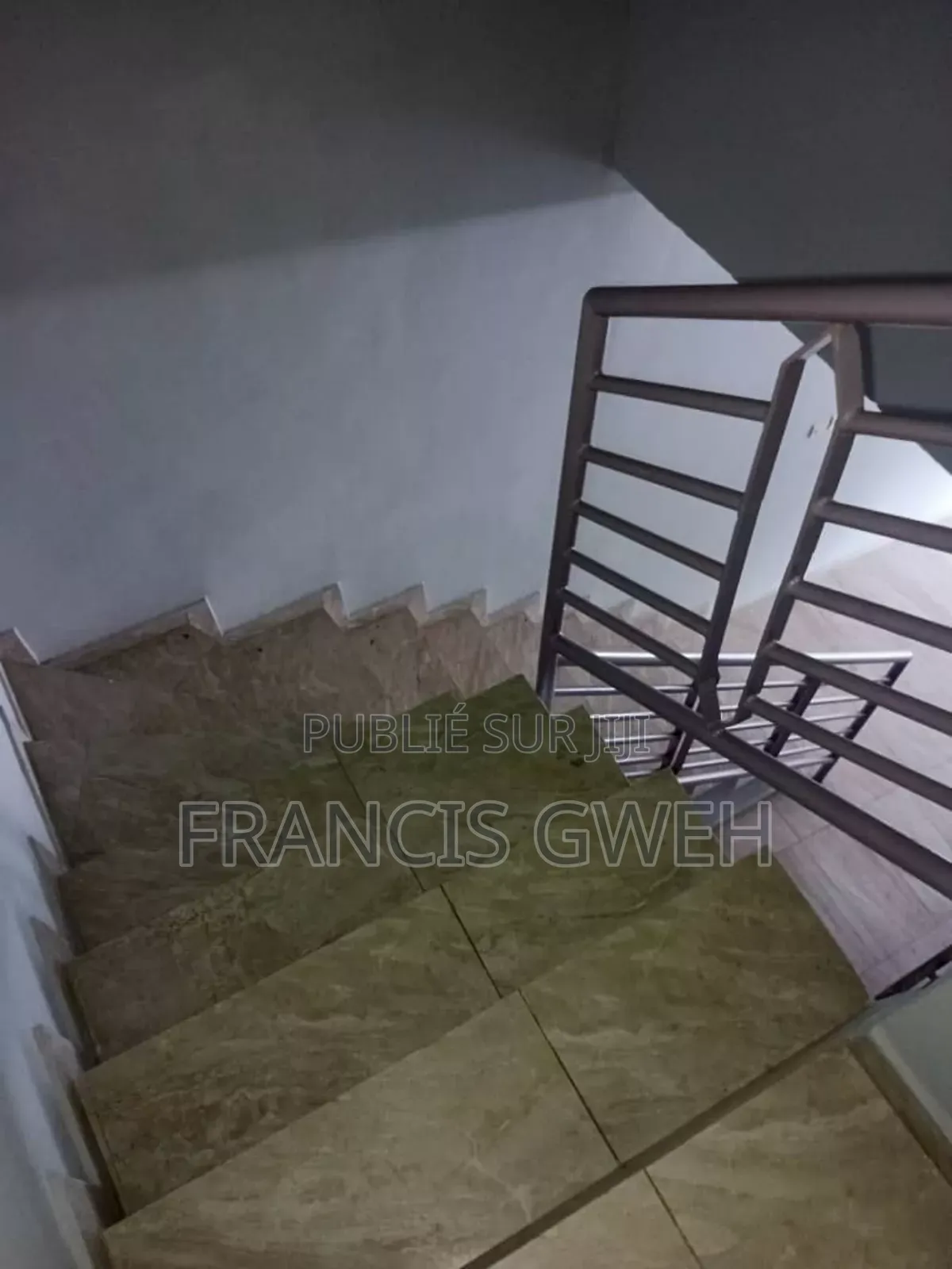 2chbre Duplex dans Francis Gweh, Cocody à Louer