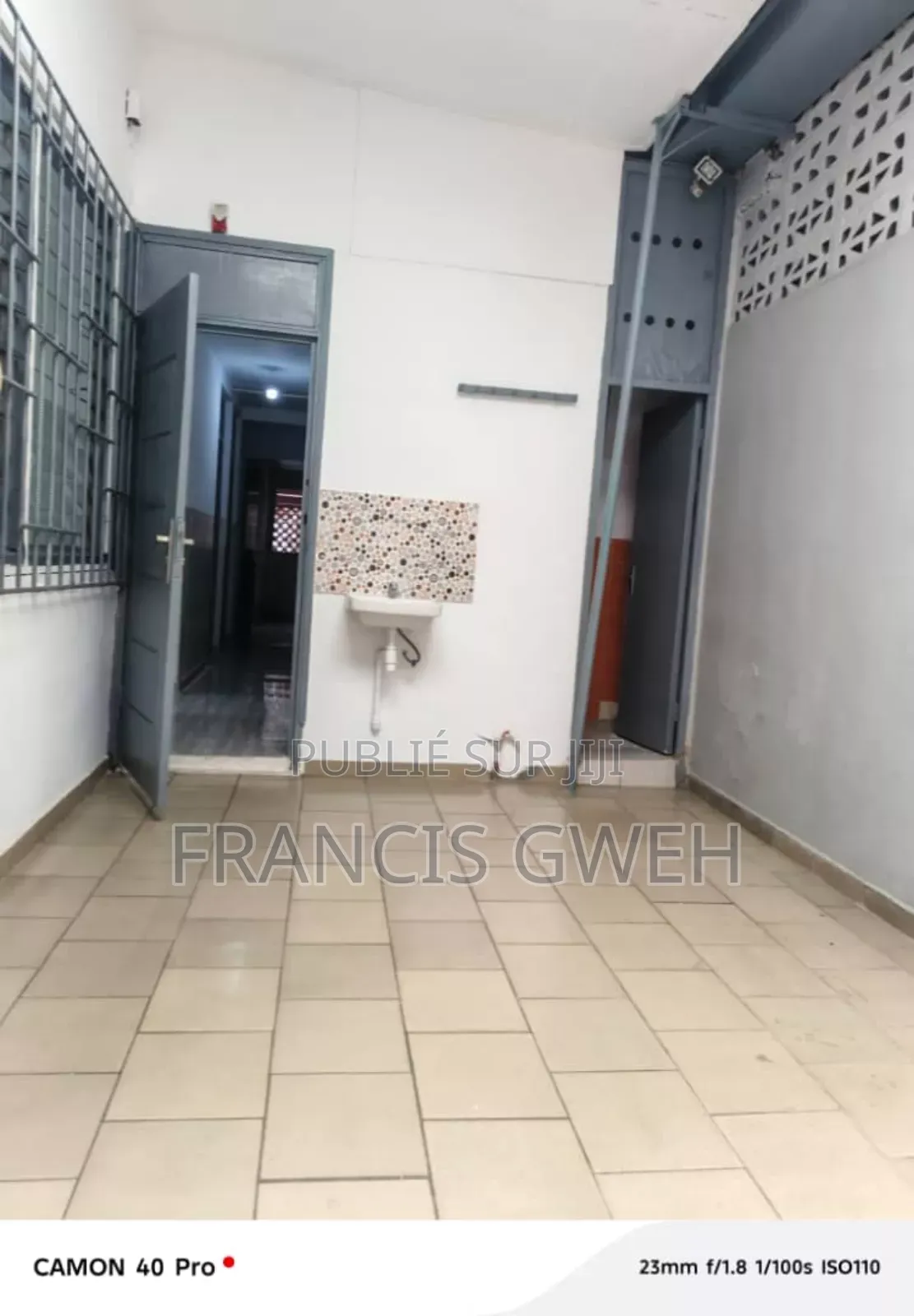 3chbre Villa dans Francis Gweh, Cocody à Louer