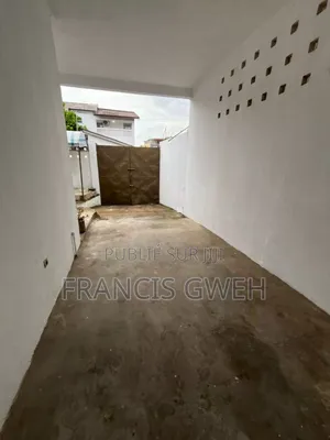 4chbre Duplex dans Francis Gweh, Cocody à Louer