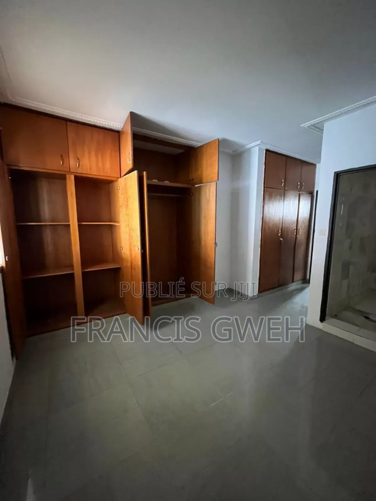 4chbre Duplex dans Francis Gweh, Cocody à Louer