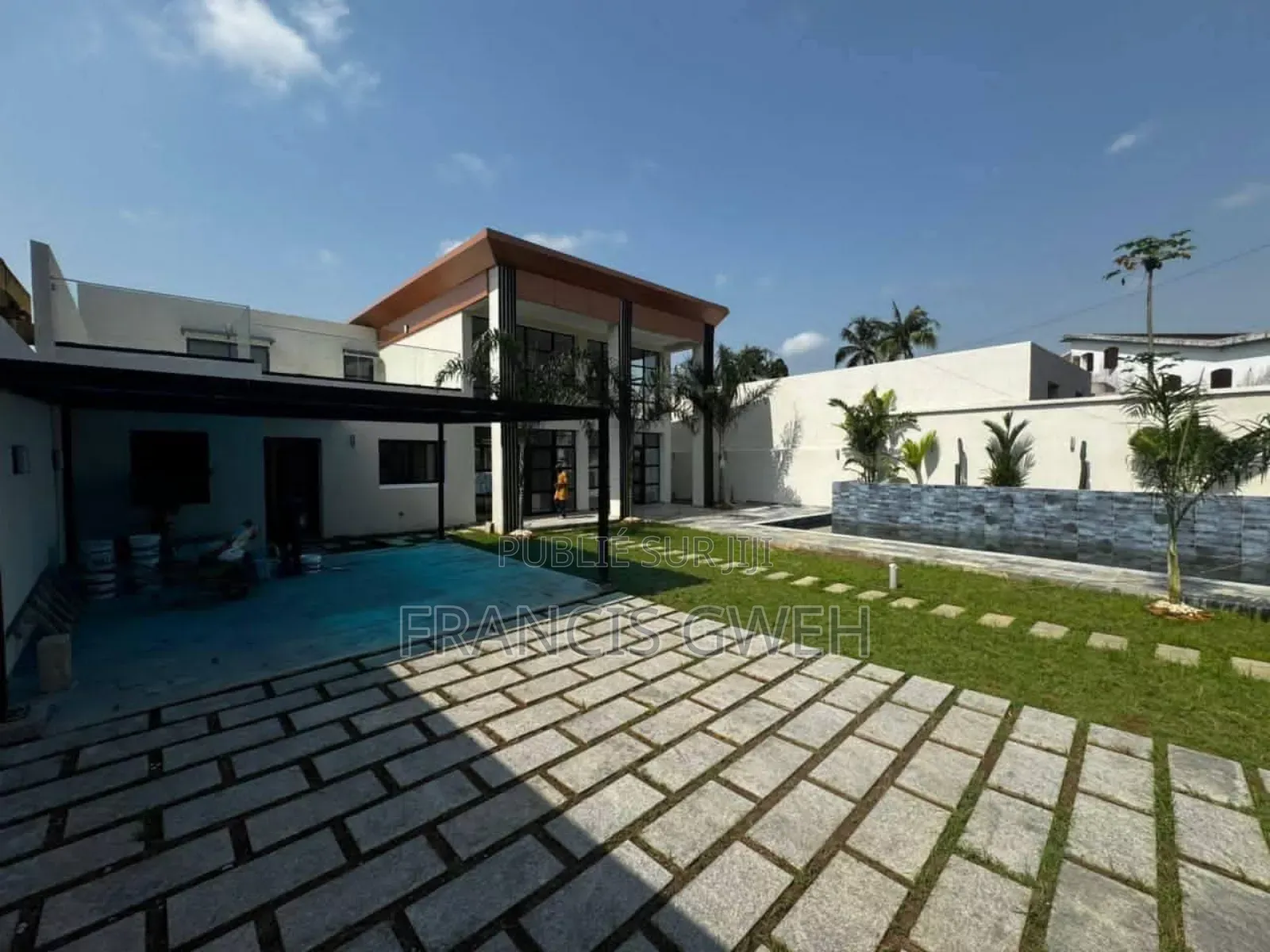 6chbre Duplex dans Francis Gweh, Cocody à Louer