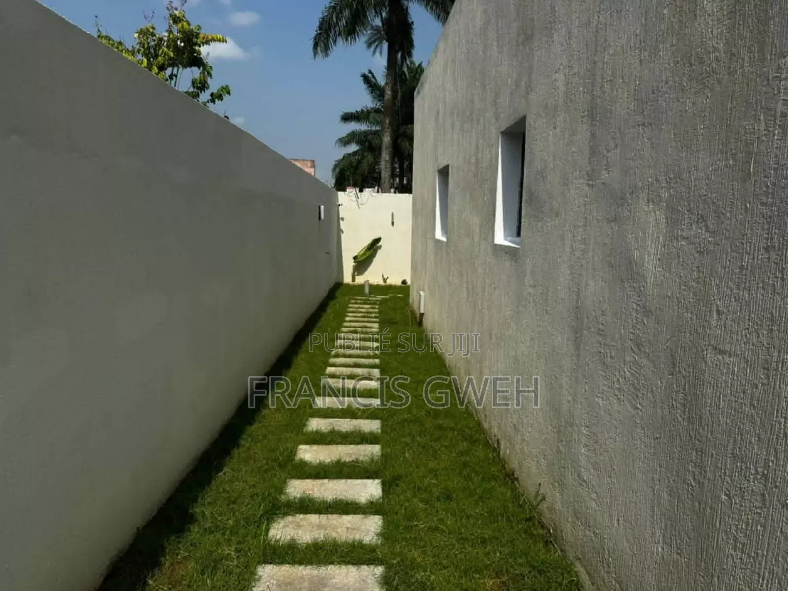 6chbre Duplex dans Francis Gweh, Cocody à Louer