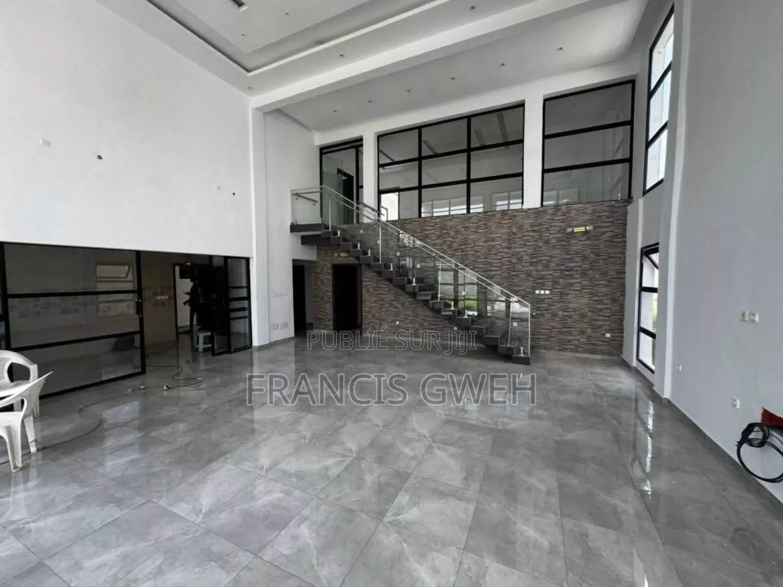 6chbre Duplex dans Francis Gweh, Cocody à Louer