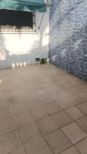 4chbre Duplex dans Francis Gweh, Cocody à Louer