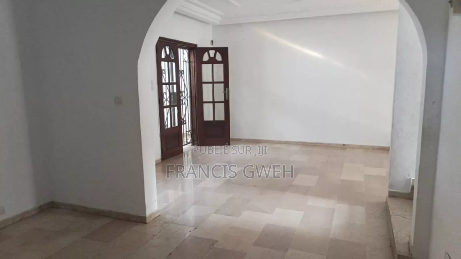 4chbre Duplex dans Francis Gweh, Cocody à Louer