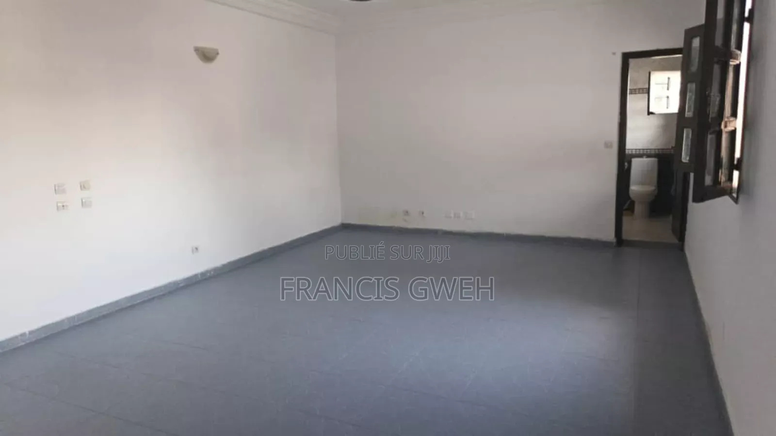 4chbre Duplex dans Francis Gweh, Cocody à Louer