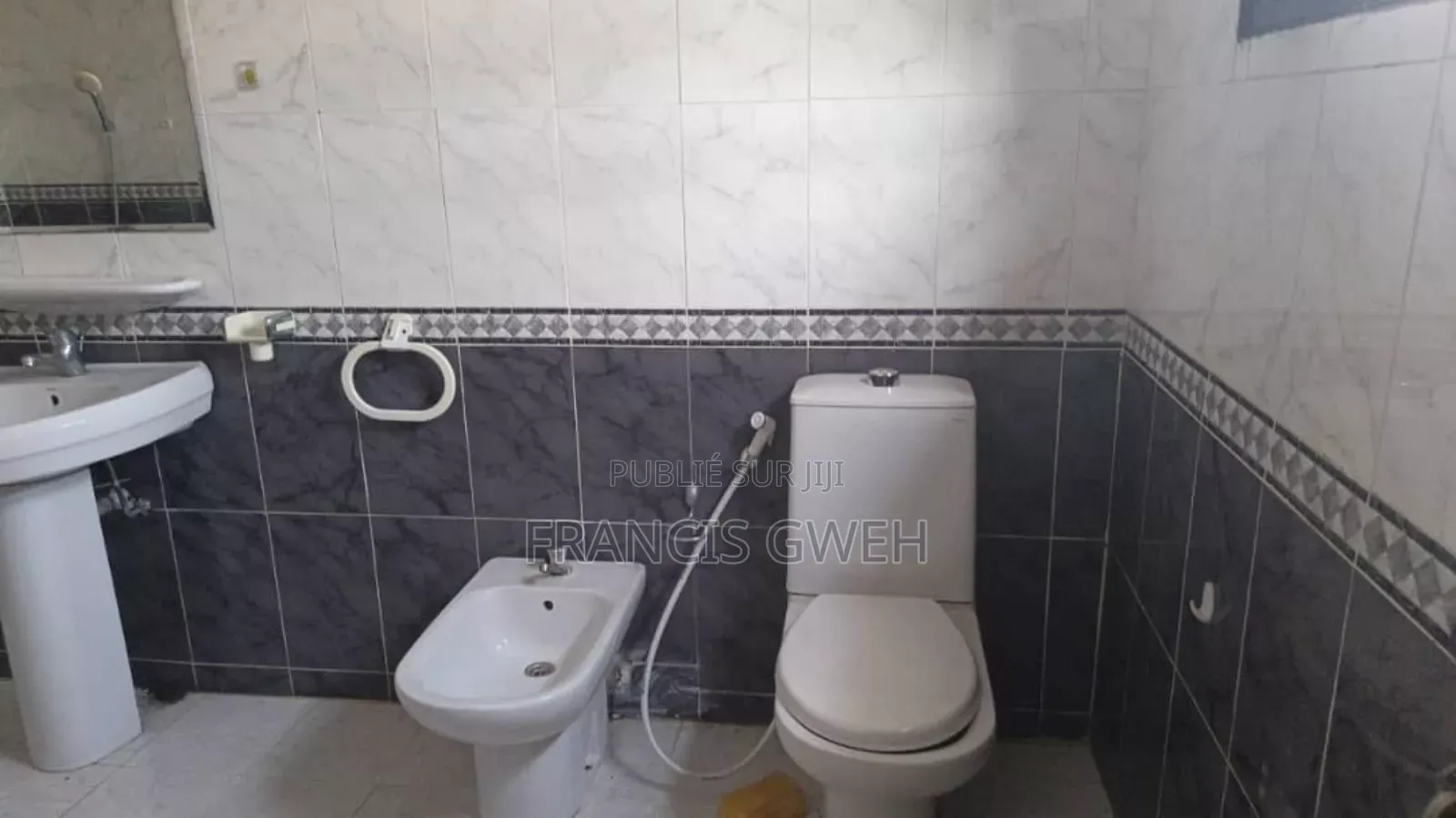 4chbre Duplex dans Francis Gweh, Cocody à Louer