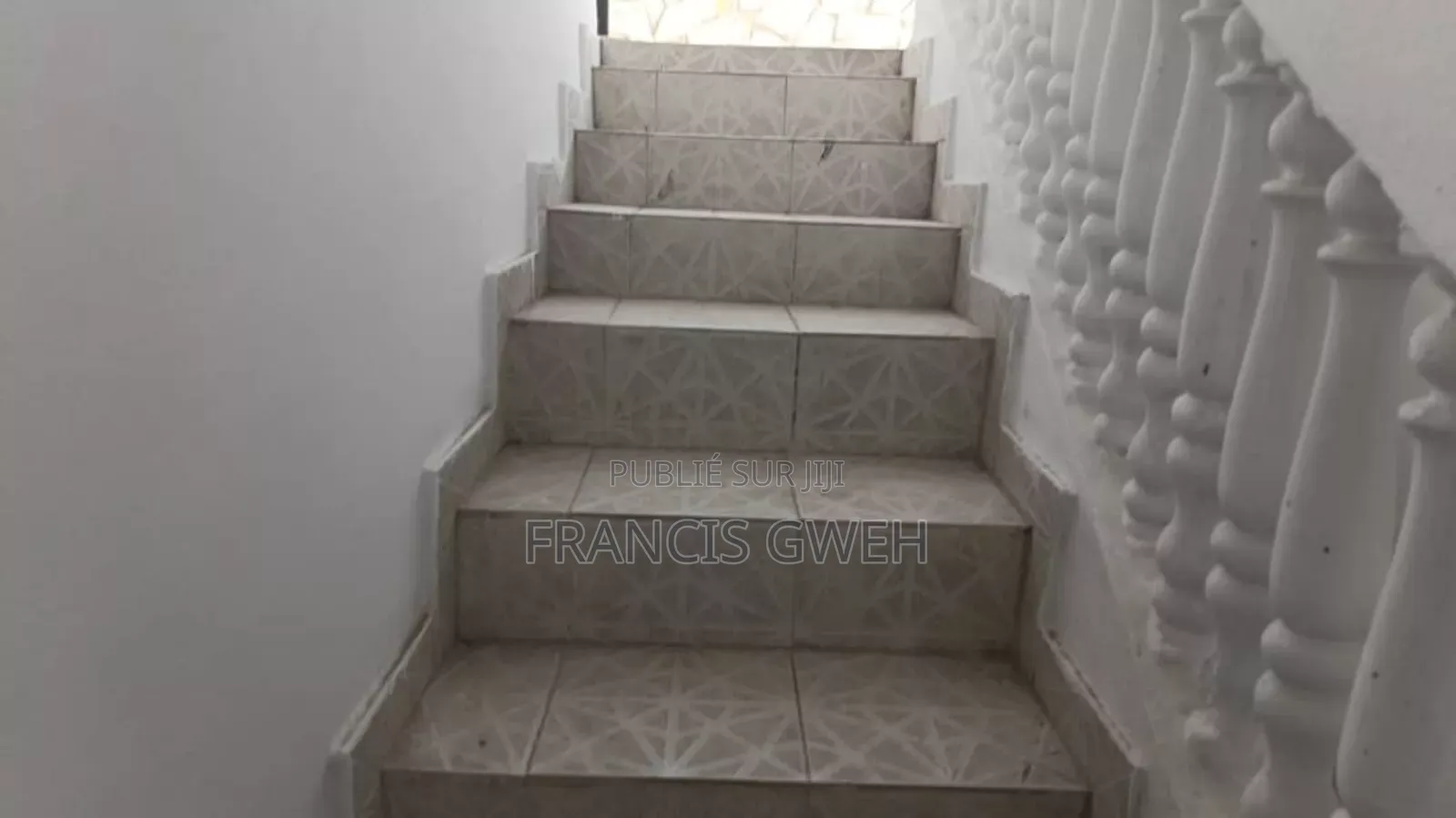 4chbre Duplex dans Francis Gweh, Cocody à Louer