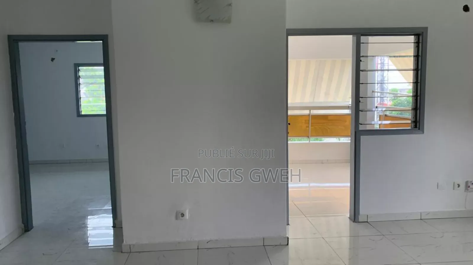 1chbre Appartement dans Francis Gweh, Cocody à Louer