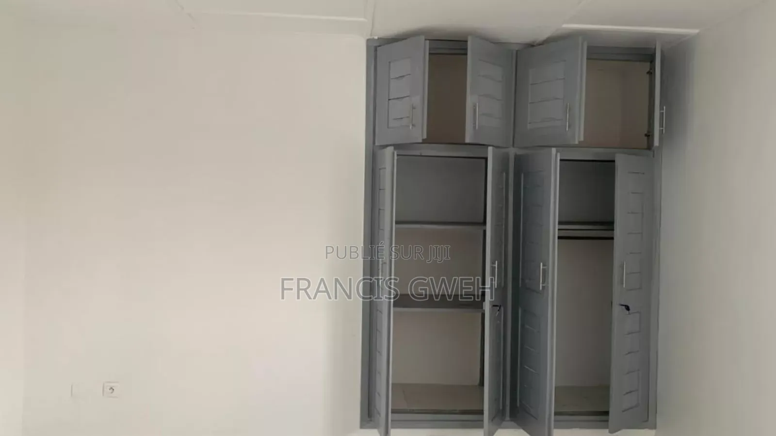 1chbre Appartement dans Francis Gweh, Cocody à Louer