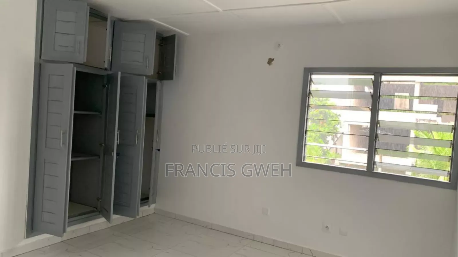 1chbre Appartement dans Francis Gweh, Cocody à Louer