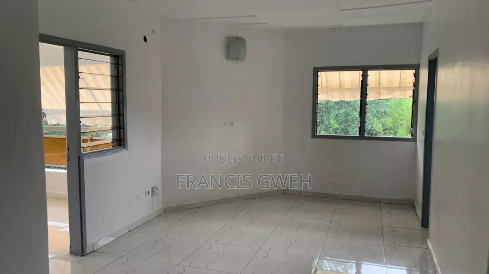 1chbre Appartement dans Francis Gweh, Cocody à Louer