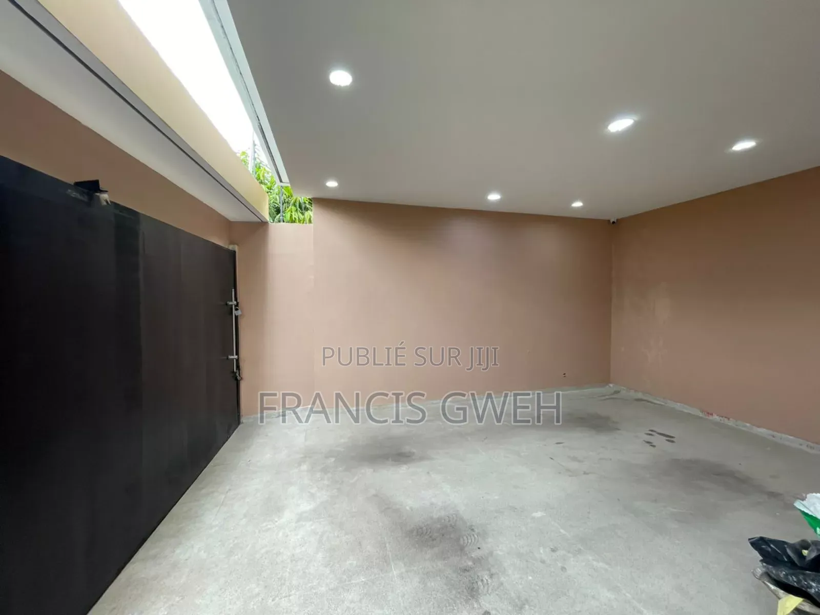 5chbre Duplex dans Francis Gweh, Cocody à Louer