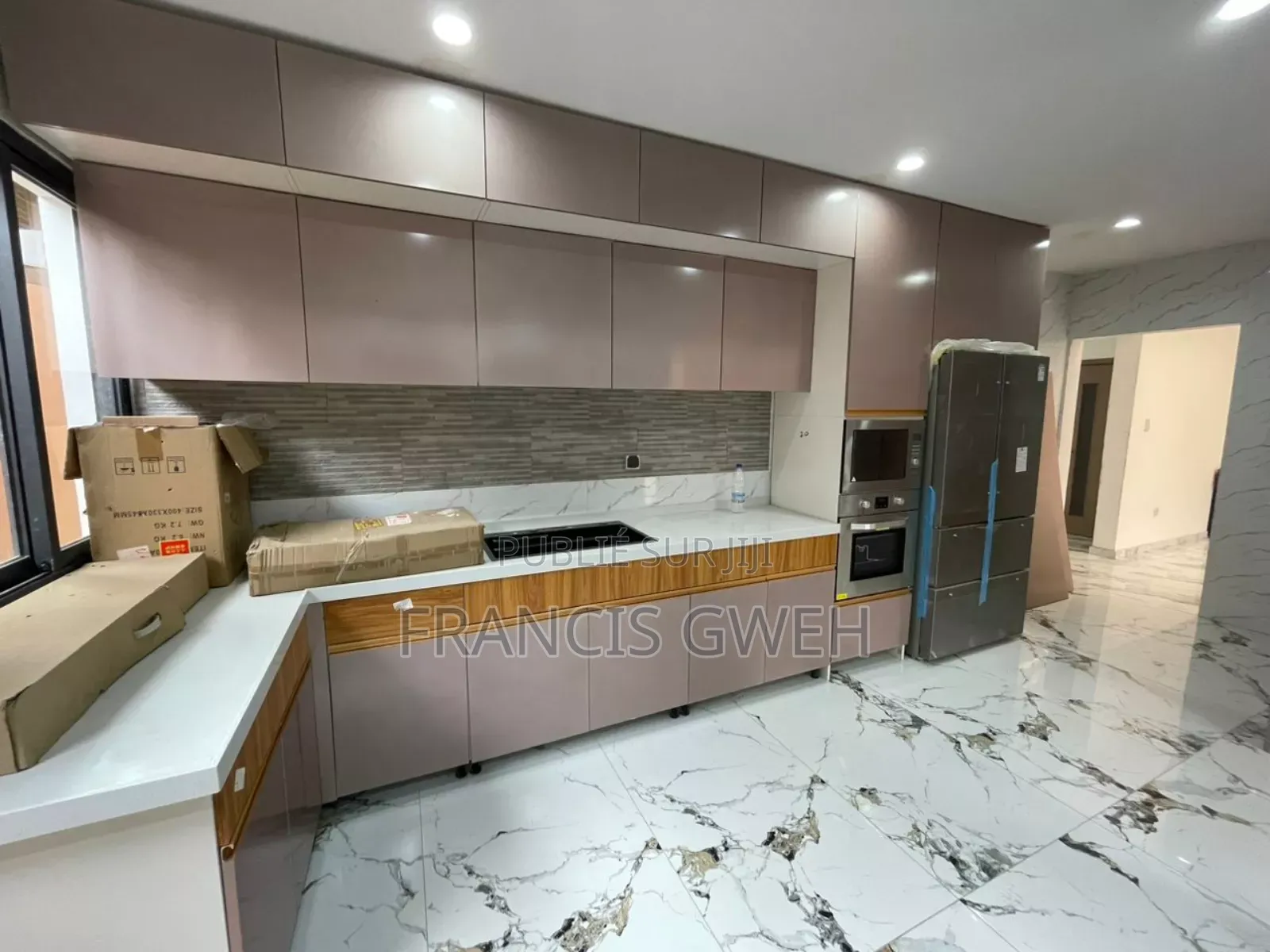 5chbre Duplex dans Francis Gweh, Cocody à Louer