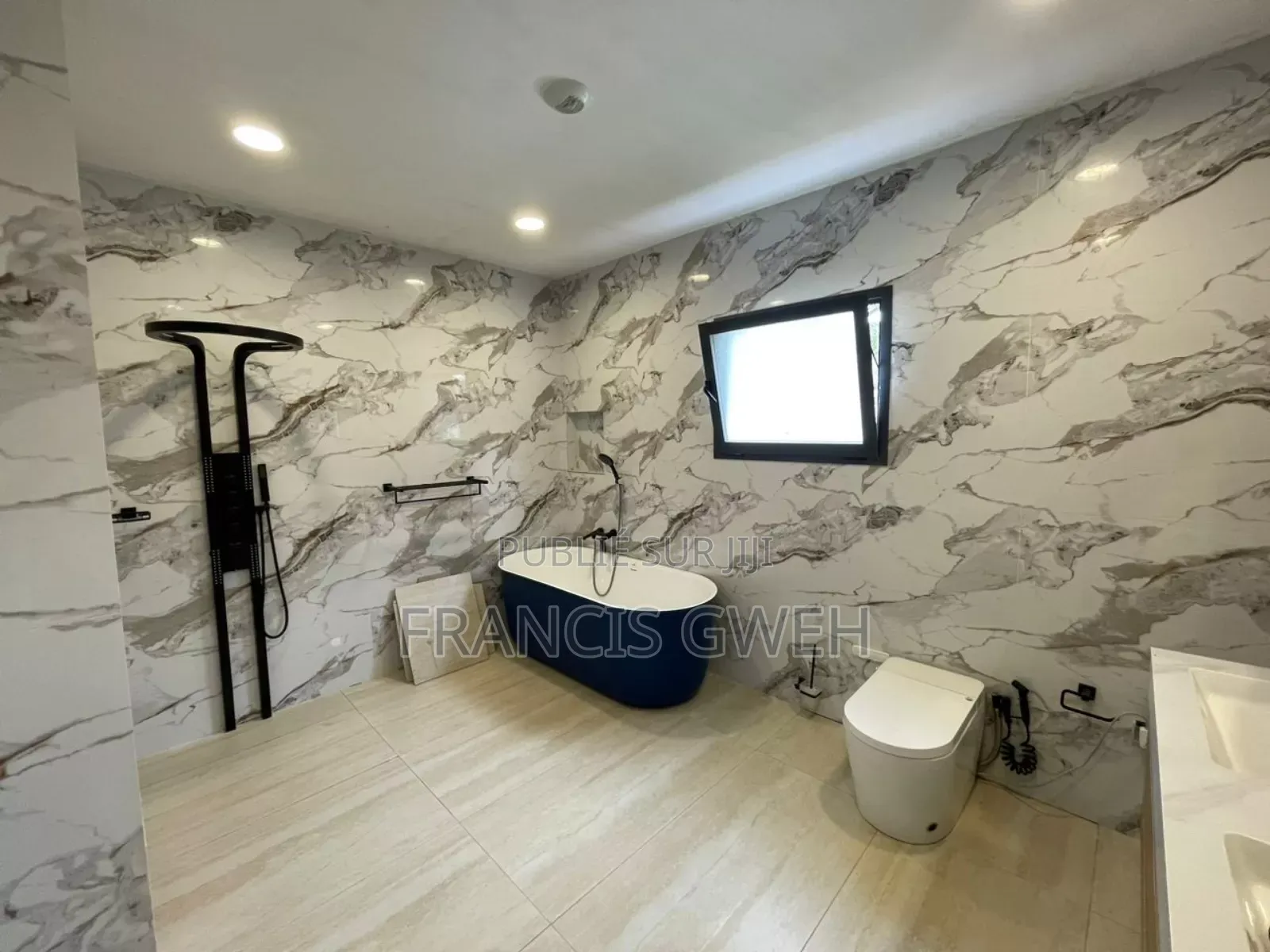 5chbre Duplex dans Francis Gweh, Cocody à Louer