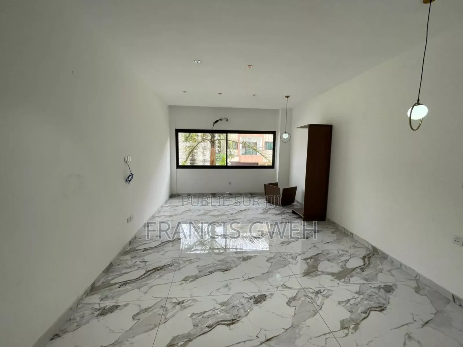 5chbre Duplex dans Francis Gweh, Cocody à Louer