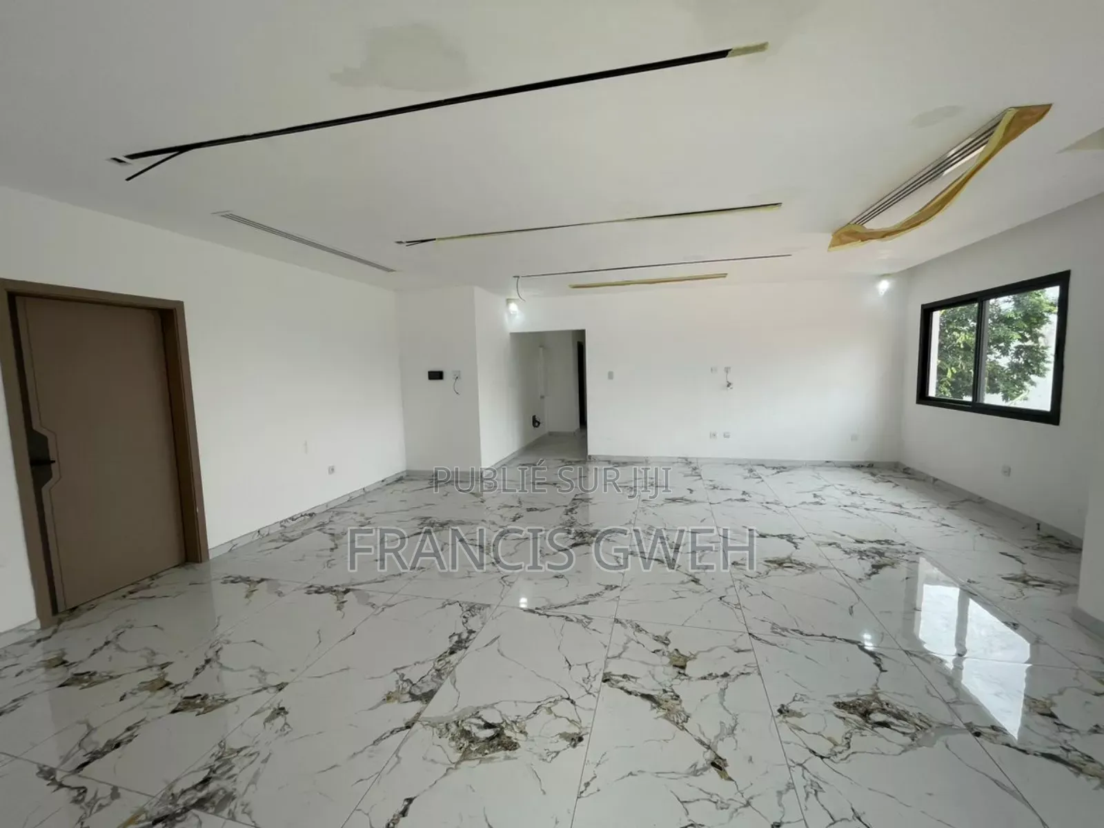 5chbre Duplex dans Francis Gweh, Cocody à Louer