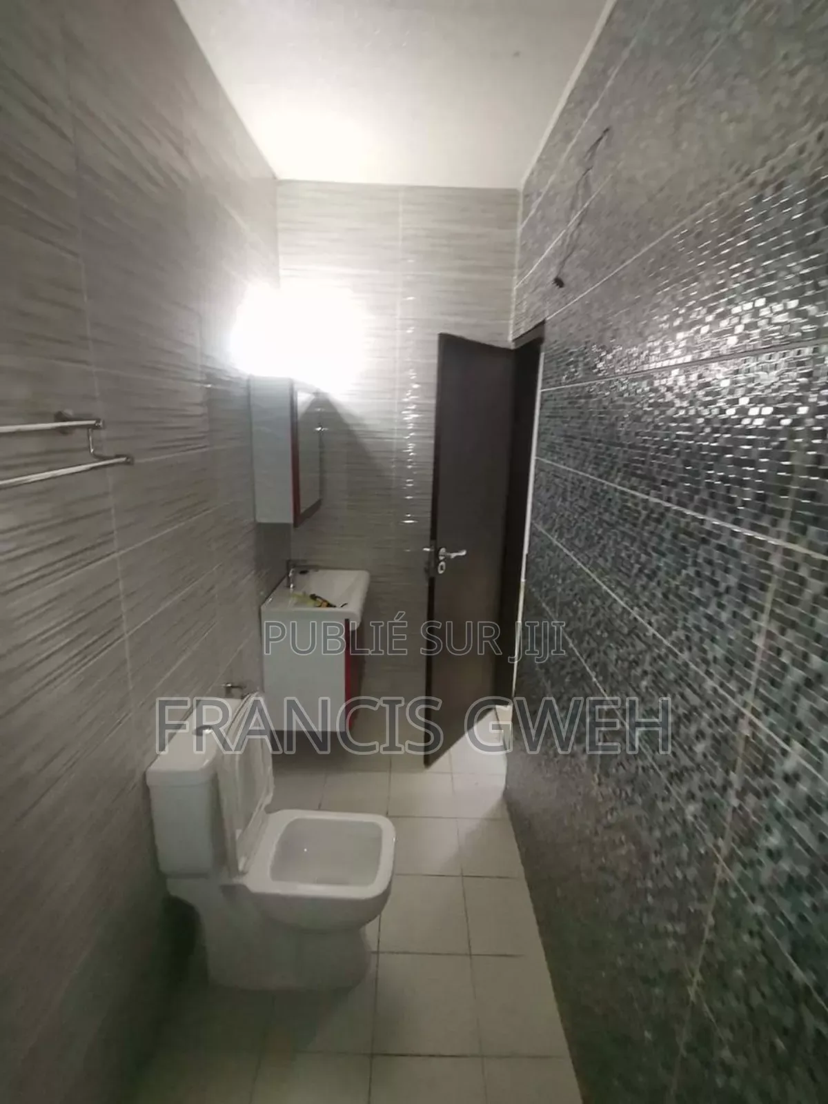 1chbre Appartement dans Francis Gweh Francis, Cocody à Louer