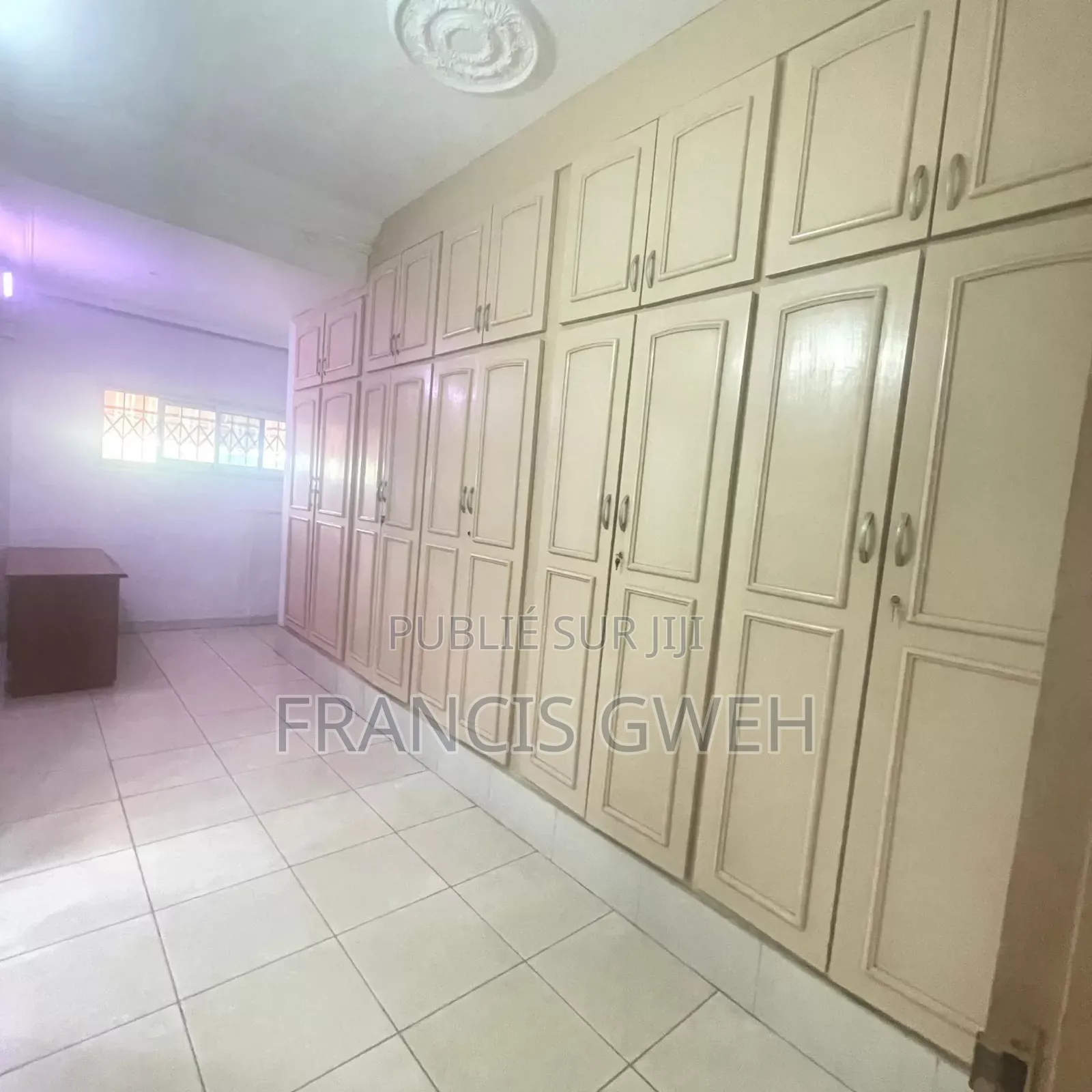 9chbre Duplex dans Francis Gweh, Cocody à Louer