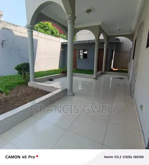 4chbre Duplex dans Francis Gweh, Cocody à Louer